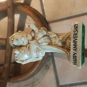 Vintage Anniversary statue